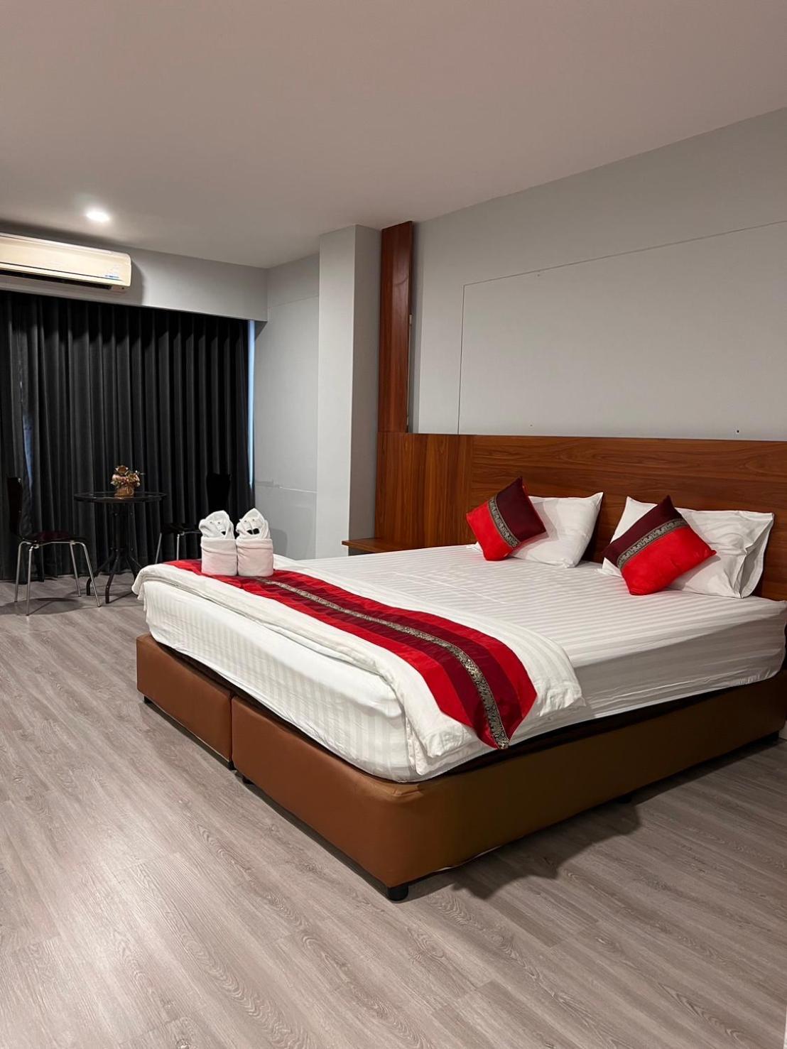 Berich Hotel Tak Esterno foto