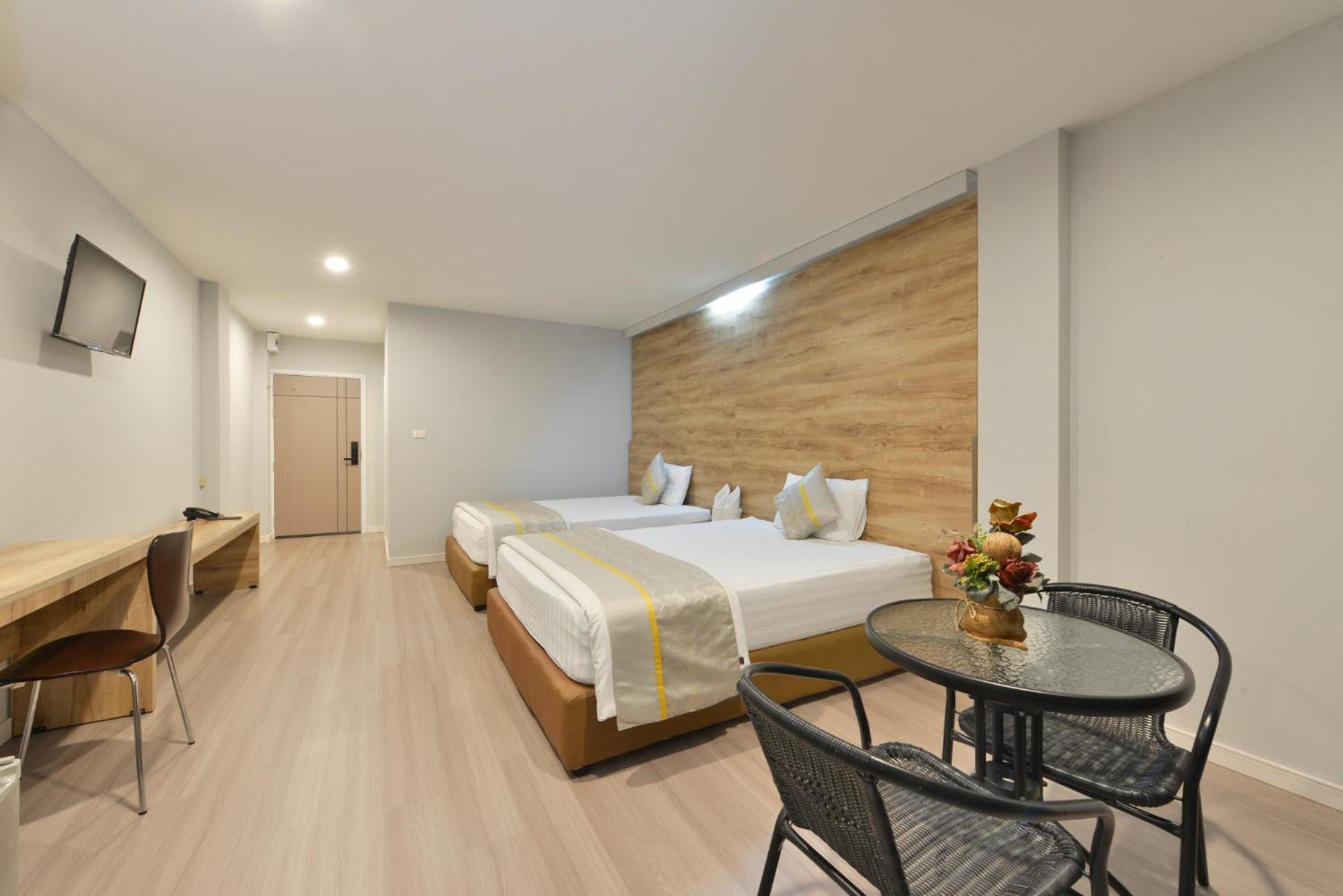 Berich Hotel Tak Esterno foto