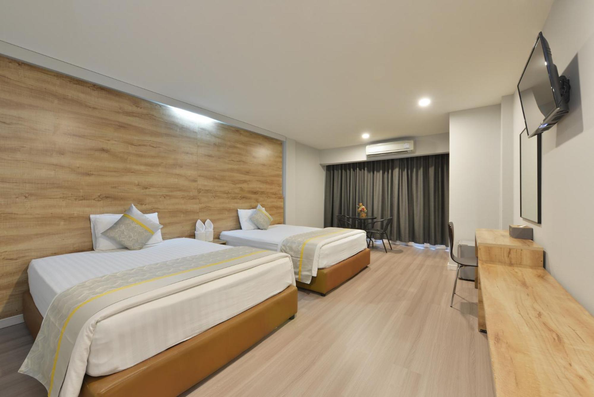 Berich Hotel Tak Esterno foto