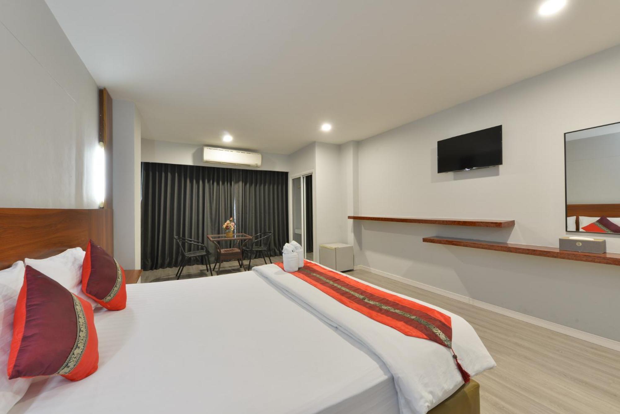 Berich Hotel Tak Esterno foto